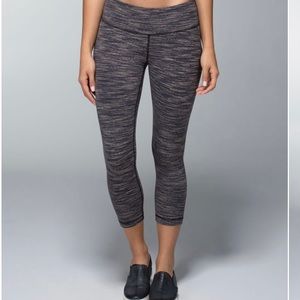 Lululemon Wunder Under Crop
Wee Are From Space Black Cashew / Black